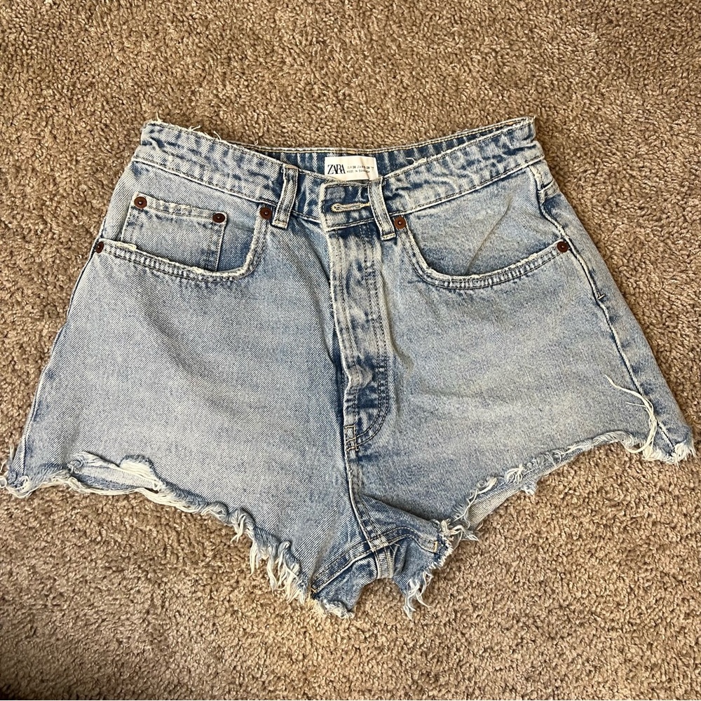 Zara Women's Light Blue Denim Shorts